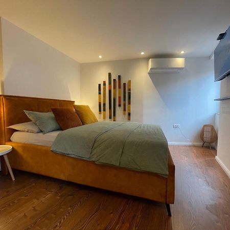 De Qua De La Studio Rovinj Luaran gambar