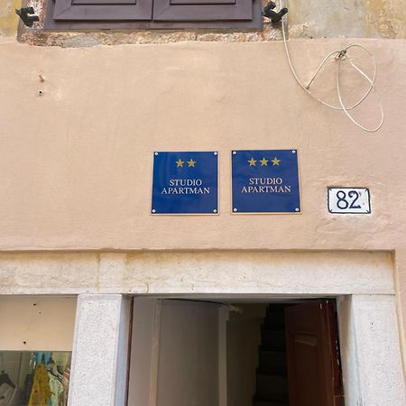 De Qua De La Studio Rovinj Luaran gambar