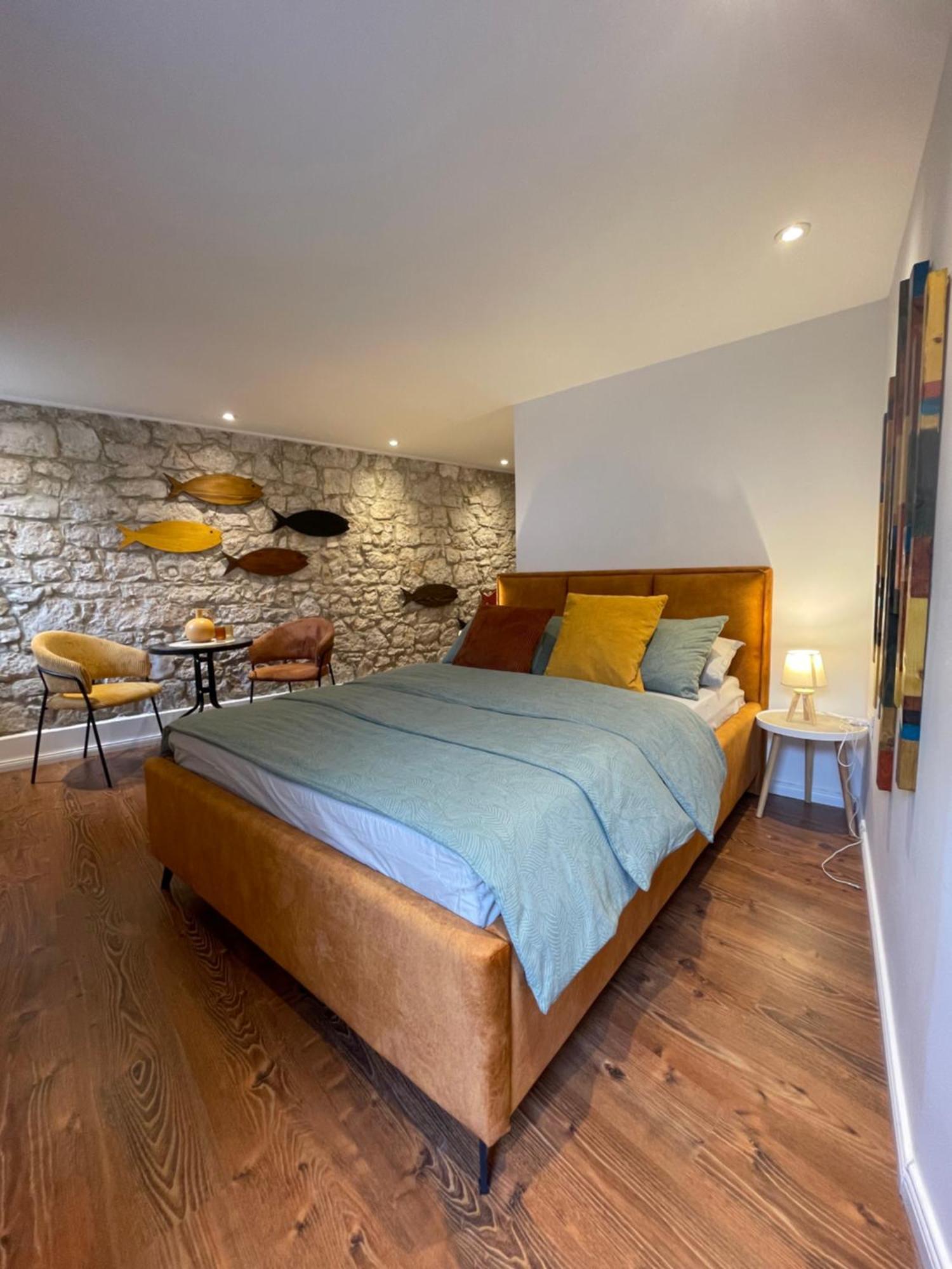 De Qua De La Studio Rovinj Luaran gambar