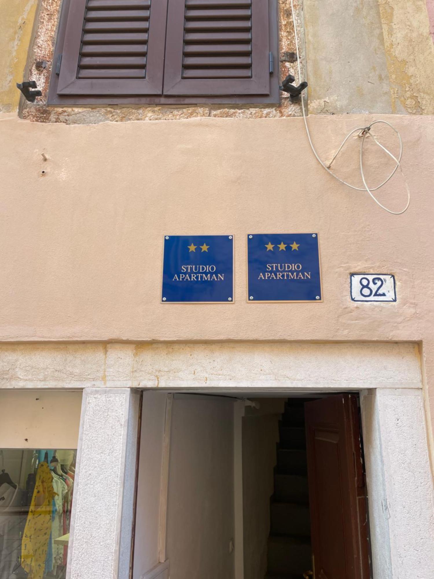 De Qua De La Studio Rovinj Luaran gambar